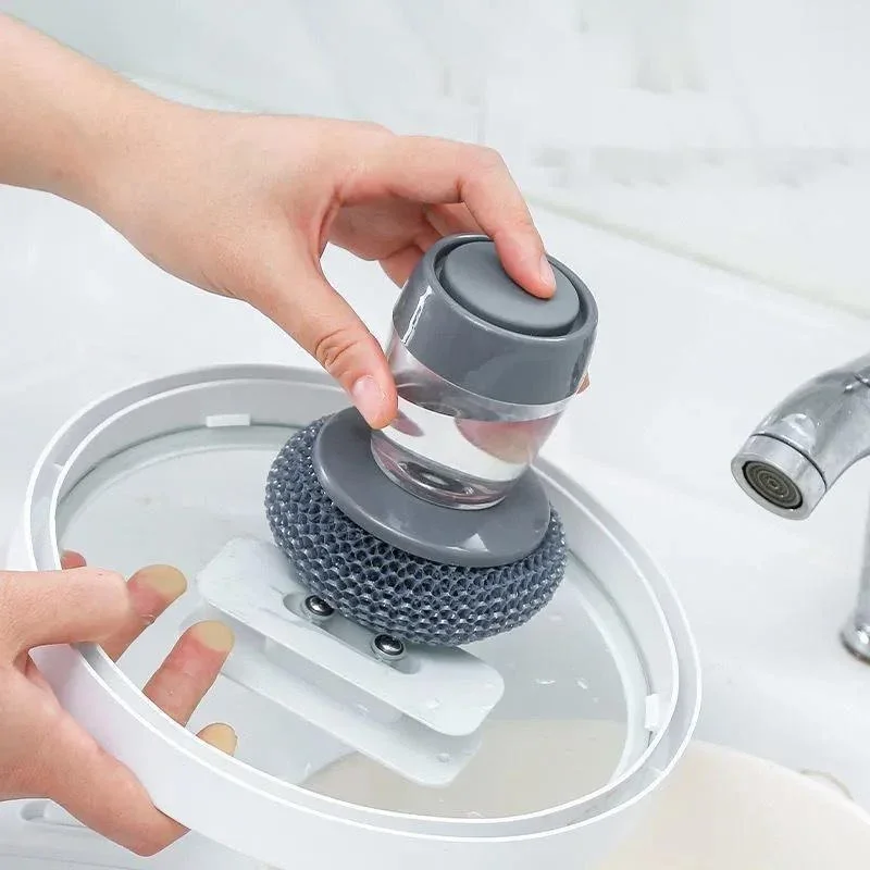Hygienische Reinigungsbürste mit Flüssigkeitsdosierung