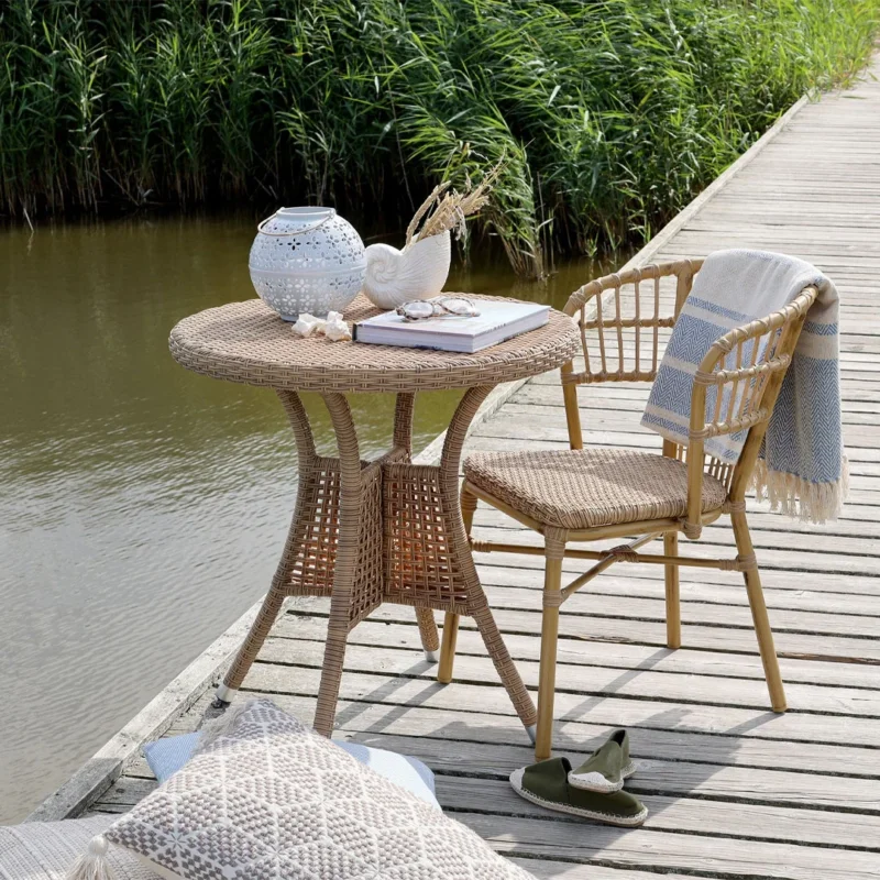 Chic Antique – La Rochelle Bistrotisch aus Geflecht – elegant und funktional für drinnen und draußen