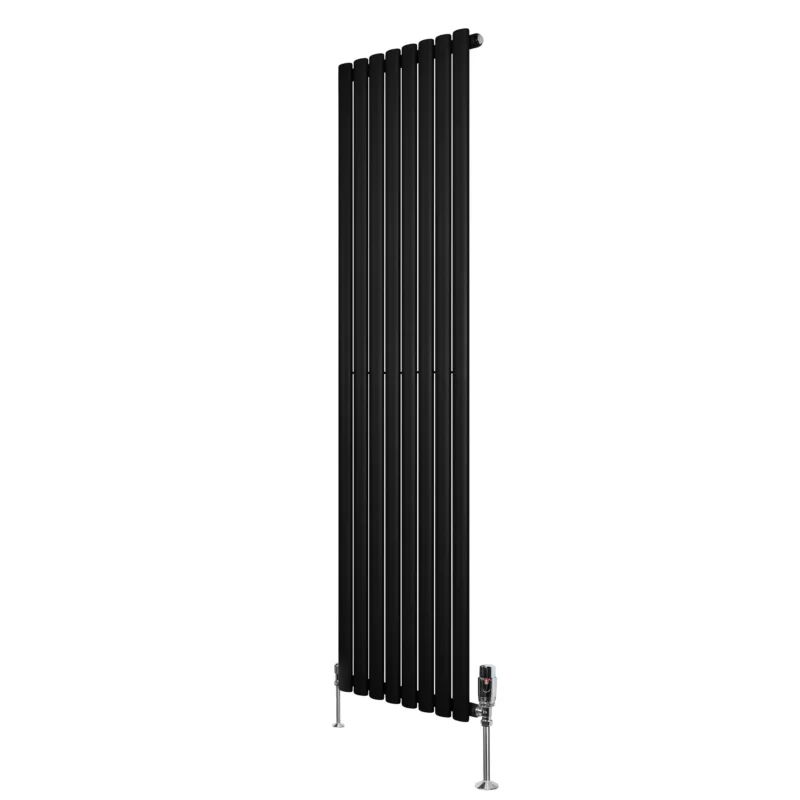Schwarzer Gliederheizkörper mit TRV Chromventilen, 1800mm x 480mm, vertikale Lamellenstruktur und glänzende Oberflächen für modernes Design