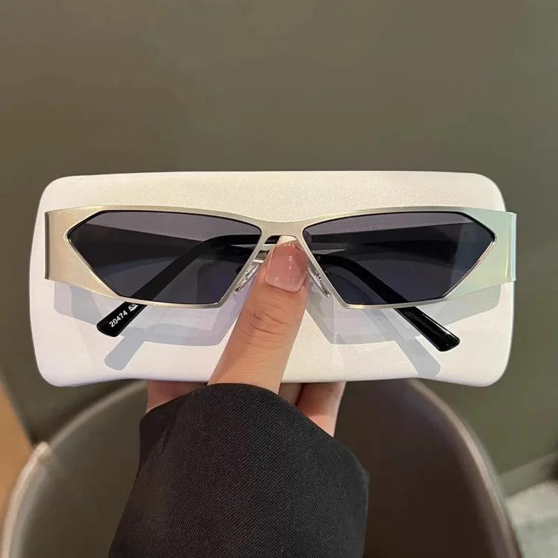 Designer Sonnenbrille mit Kantigem Rahmen Karnz